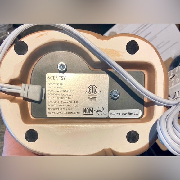 The Child SCENTSY Home Decor Plug In Wax Bar Candle Warmer Star Wars Yoda NEW - Picture 9 of 16